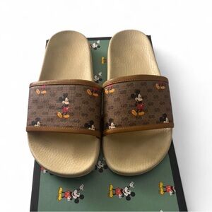 Gucci × Disney Mickey
Mouse slides